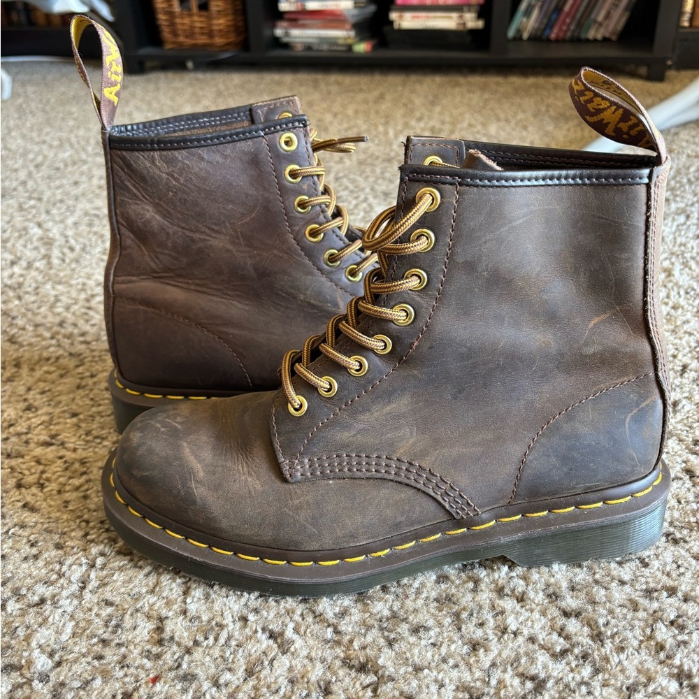 BRAND NEW NEVER WORN BROWN DOC MARTENS SIZE 9M